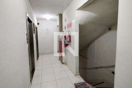 Apartamento para alugar com 70m², 1 quarto e 1 vagaEscada