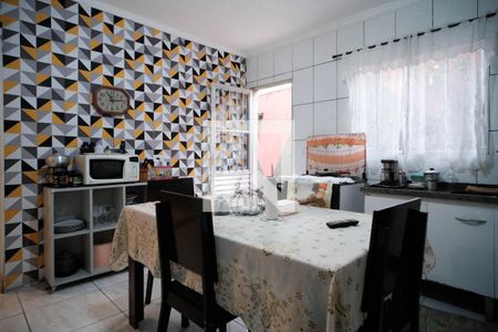 Casa à venda com 220m², 2 quartos e 2 vagasCozinha 