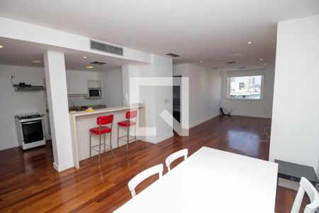 Sala de apartamento para alugar com 1 quarto, 70m² em Laranjeiras, Rio de Janeiro