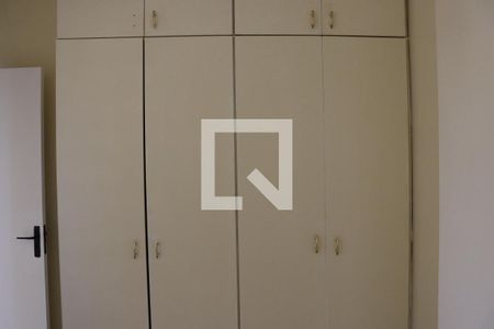 Apartamento à venda com 150m², 3 quartos e 2 vagasQuarto 2 - Armários