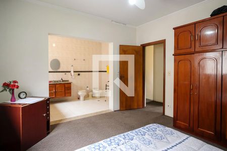 Casa à venda com 350m², 4 quartos e 4 vagasSuíte 