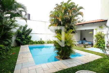 Casa à venda com 350m², 4 quartos e 4 vagasPiscina