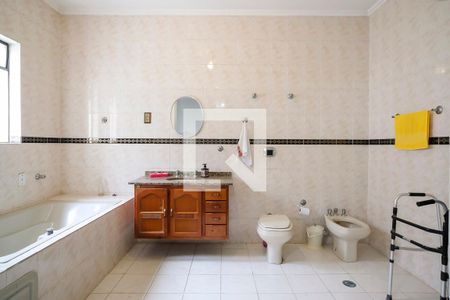 Casa à venda com 350m², 4 quartos e 4 vagasBanheiro da Suíte 