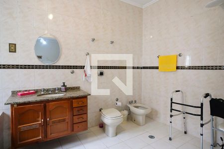 Casa à venda com 350m², 4 quartos e 4 vagasBanheiro da Suíte 