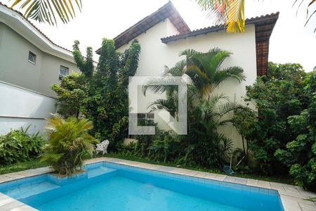 Casa à venda com 350m², 4 quartos e 4 vagasPiscina