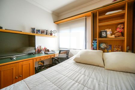 Apartamento à venda com 150m², 3 quartos e 3 vagasQuarto 02