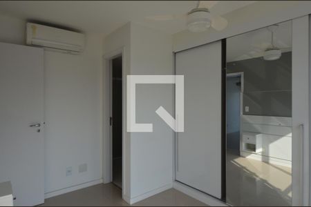 Apartamento à venda com 180m², 3 quartos e 3 vagas Apartamento à venda com 180m², 3 quartos e 3 vagasSuite 2