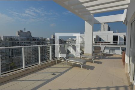 Apartamento à venda com 180m², 3 quartos e 3 vagas Apartamento à venda com 180m², 3 quartos e 3 vagasÁrea externa