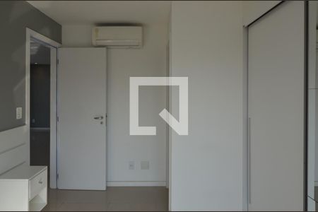 Apartamento à venda com 180m², 3 quartos e 3 vagas Apartamento à venda com 180m², 3 quartos e 3 vagasSuite 2