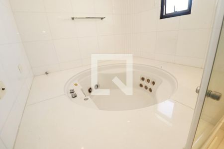 Apartamento à venda com 268m², 4 quartos e 3 vagasBanheiro da Suíte 3