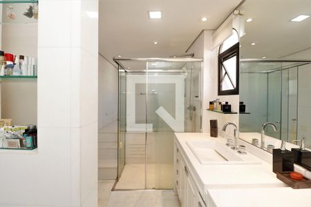 Apartamento à venda com 268m², 4 quartos e 3 vagasBanheiro da Suíte 3