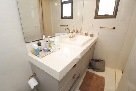 Apartamento à venda com 268m², 4 quartos e 3 vagasBanheiro da Suíte 1