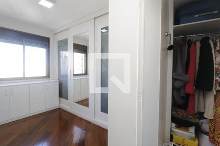 Apartamento à venda com 268m², 4 quartos e 3 vagasQuarto 4 - Suíte