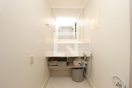 Apartamento à venda com 268m², 4 quartos e 3 vagasBanheiro da Suíte 2