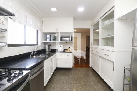 Apartamento à venda com 268m², 4 quartos e 3 vagasCozinha
