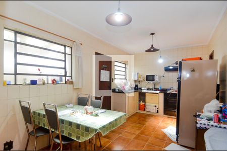 Casa para alugar com 400m², 3 quartos e 2 vagasCozinha