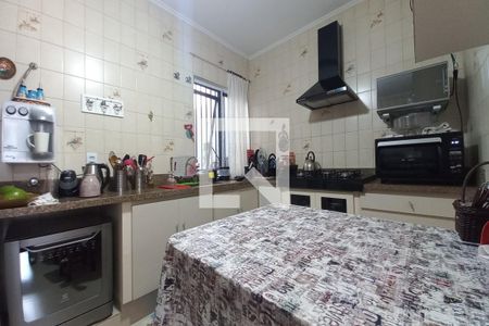 Casa à venda com 280m², 4 quartos e 3 vagasCozinha 