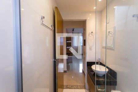 Banheiro Social de apartamento à venda com 2 quartos, 64m² em Pirajá, Belo Horizonte