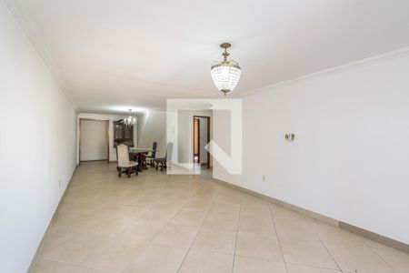 Sala de casa à venda com 3 quartos, 200m² em Penha, Rio de Janeiro