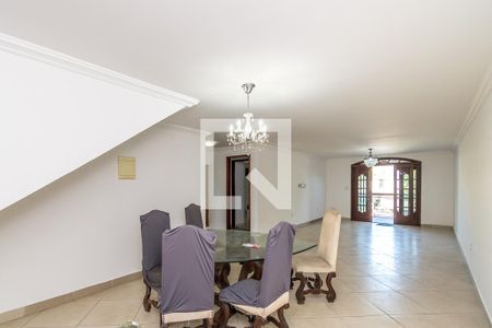 Sala de casa à venda com 3 quartos, 200m² em Penha, Rio de Janeiro