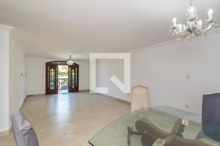 Sala de casa à venda com 3 quartos, 200m² em Penha, Rio de Janeiro