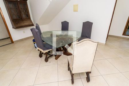 Sala de casa à venda com 3 quartos, 200m² em Penha, Rio de Janeiro