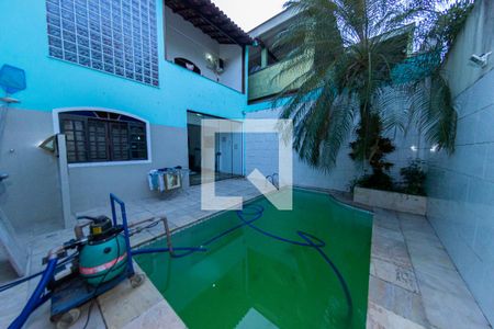 Casa para alugar com 263m², 4 quartos e 2 vagasQuintal