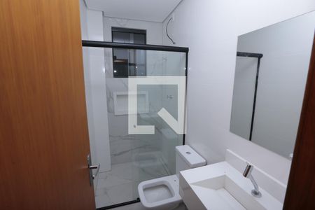 Banheiro de apartamento à venda com 2 quartos, 136m² em Eldorado, Contagem