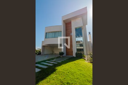 Casa de condomínio à venda com 380m², 3 quartos e 3 vagasFachada