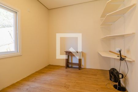 Casa de condomínio à venda com 380m², 3 quartos e 3 vagasQuarto de serviço