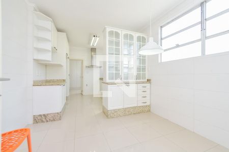 Apartamento à venda com 250m², 3 quartos e 2 vagas Apartamento à venda com 250m², 3 quartos e 2 vagasCopa