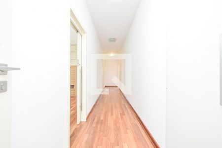 Corredor de apartamento para alugar com 3 quartos, 250m² em Higienópolis, São Paulo