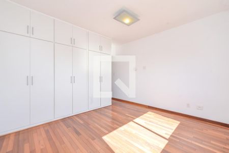 Apartamento à venda com 250m², 3 quartos e 2 vagas Apartamento à venda com 250m², 3 quartos e 2 vagasQuarto 3