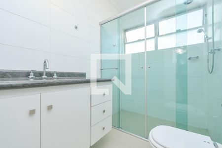 Apartamento à venda com 250m², 3 quartos e 2 vagas Apartamento à venda com 250m², 3 quartos e 2 vagasBanheiro Social