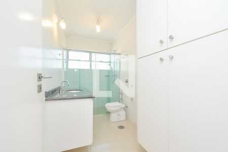 Apartamento à venda com 250m², 3 quartos e 2 vagas Apartamento à venda com 250m², 3 quartos e 2 vagasBanheiro Social