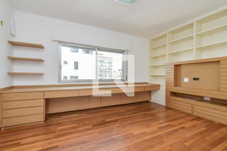 Apartamento à venda com 250m², 3 quartos e 2 vagas Apartamento à venda com 250m², 3 quartos e 2 vagasQuarto 1
