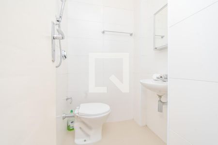 Apartamento à venda com 250m², 3 quartos e 2 vagas Apartamento à venda com 250m², 3 quartos e 2 vagasBanheiro de serviço