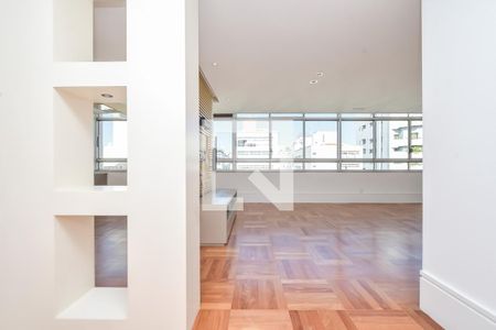 Entrada de apartamento para alugar com 3 quartos, 250m² em Higienópolis, São Paulo