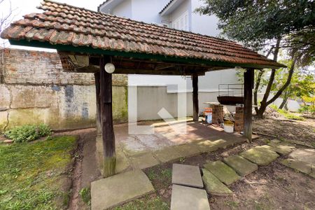 Casa à venda com 360m², 1 quarto e 2 vagas Casa à venda com 360m², 1 quarto e 2 vagasQuintal