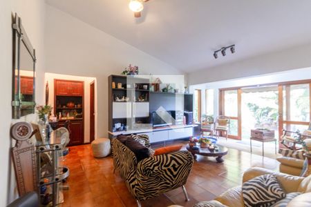 Sala de casa de condomínio para alugar com 3 quartos, 145m² em Condomínio Estância Marambaia, Vinhedo