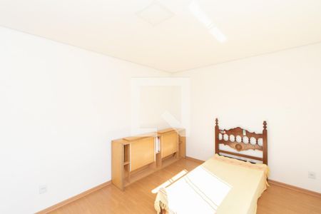 Casa à venda com 270m², 5 quartos e 3 vagasCasa 1 - Quarto 2