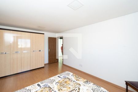 Casa à venda com 270m², 5 quartos e 3 vagasCasa 1 - Suíte