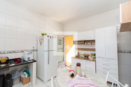 Casa à venda com 270m², 5 quartos e 3 vagasCasa 1 - Cozinha e Área de Serviços