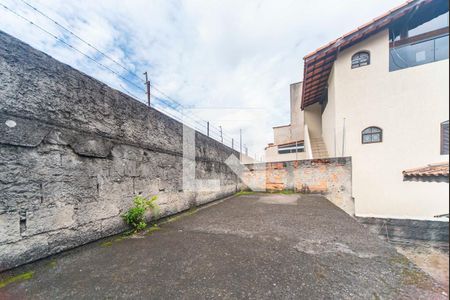 Casa à venda com 180m², 3 quartos e 2 vagasLaje