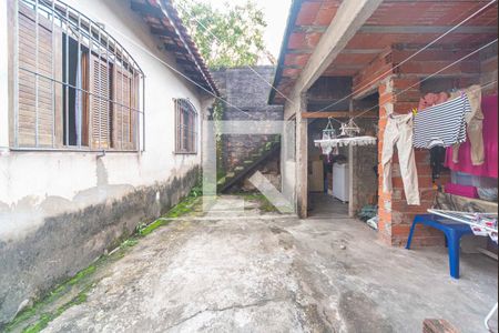 Casa à venda com 180m², 3 quartos e 2 vagasQuintal Fundos