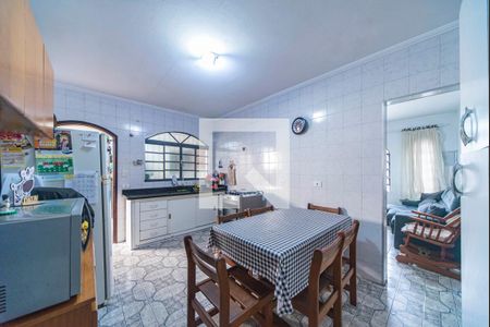 Casa à venda com 180m², 3 quartos e 2 vagasCozinha