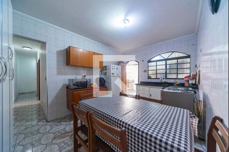 Casa à venda com 180m², 3 quartos e 2 vagasCozinha