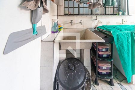 Casa à venda com 180m², 3 quartos e 2 vagasÁrea de Serviço