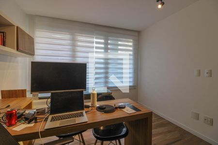 Casa de condomínio à venda com 600m², 5 quartos e 4 vagasEscritório