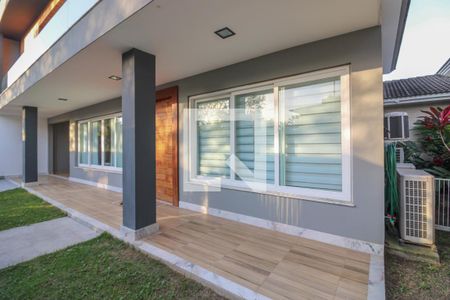 Casa de condomínio à venda com 600m², 5 quartos e 4 vagasEntrada